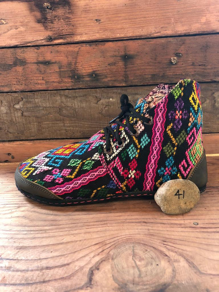Size 41 Cloth Moccasins Hot Pink Stripe