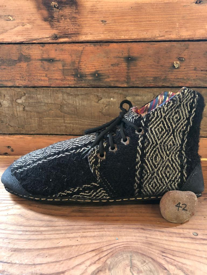 Size 42 Cloth Moccasins Black and White Stripes