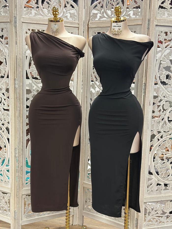 Asymmetrical Solid Slit Dress- Stretchy,Estira material delgado