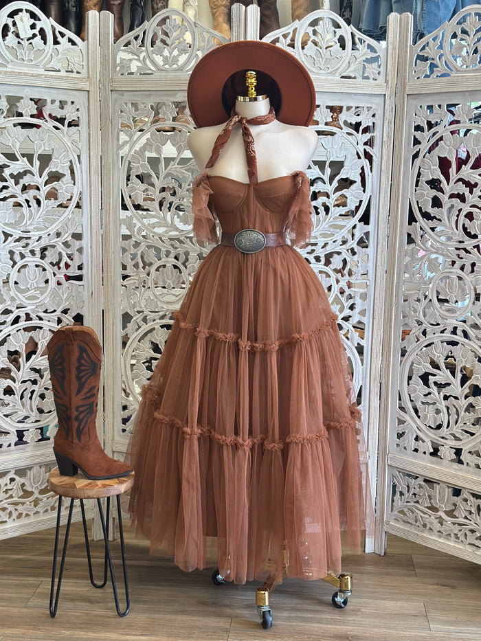 Brown Tulle Puff Maxi Dress - Estira Poco, Slightly Stretchy
