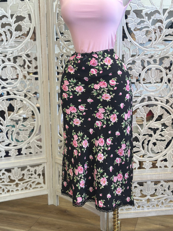 Laura Black Floral Midi Skirt- No Stretchy , No Estira
