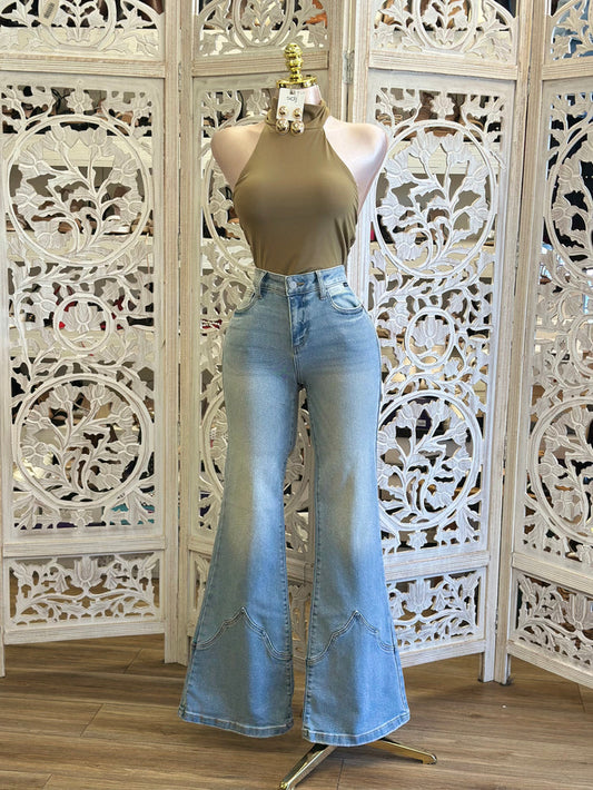 Light Wash Flare Embroidery Jeans