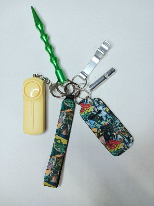 OZ  SAFETY KEYCHAIN