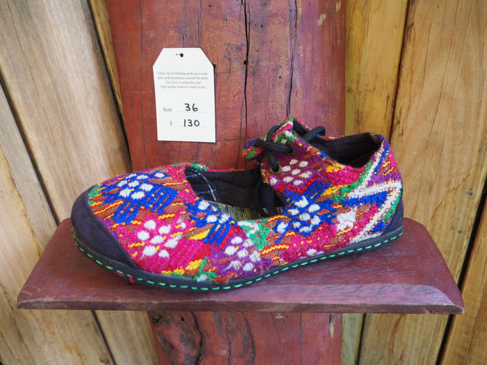 Size 36 Last of a Kind - White ZigZag