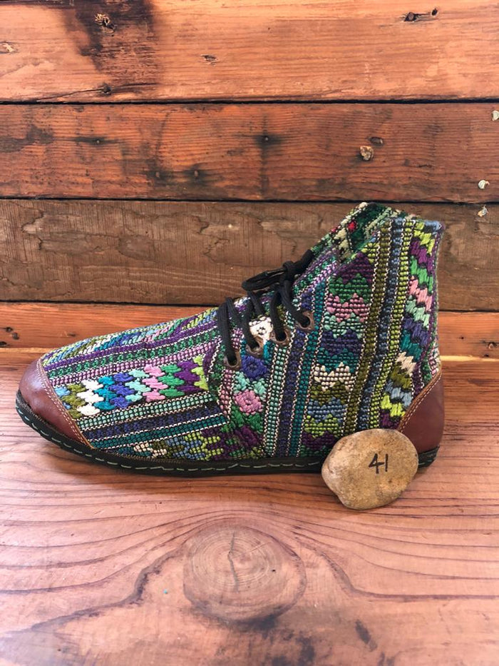 Size 41 Cloth Moccasins Pastel Arrows