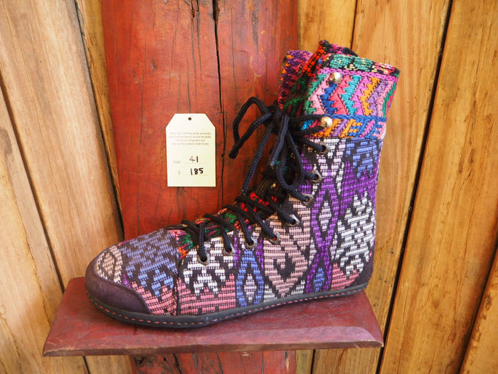 Size 41 Last of a Kind - Purple and White Pattern