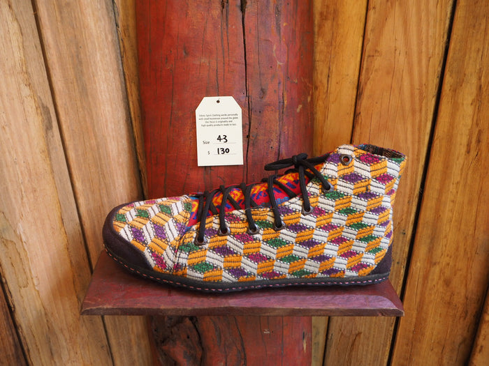 Size 43 Last of a Kind - Yellow and White Pattern